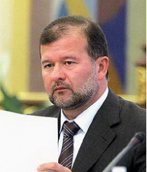 Виктор балога: «стремясь любой ценой остаться на должности премьера, тимошенко содействует своим новым союзникам в разрушении основ существования украины»