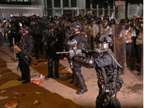 Полицейские в Гонконге