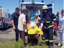 Маршрутка столкнулась с грузовиком под Николаевом: погибла девушка, 15 пострадавших (фото)