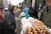 На некоторых столичных рынках сало продают уже по 80-90 гривен за килограмм