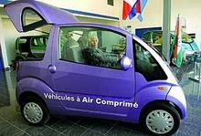 Французы выпустили новую модель «воздушного» автомобиля, расходы на который в десять раз меньше, чем на обычную машину