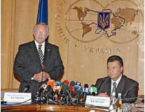 После встречи главы мид бориса тарасюка с премьером чехии премьер украины заявил, что тарасюк&nbsp;— не министр и им должна заняться генпрокуратура