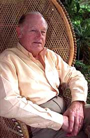 В майами на 89-м году жизни скончался говард хант&nbsp;— один из главных участников уотергейтского скандала, повлекшего отставку президента никсона