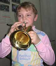 Когда 7-летний рома начинает играть джаз, даже специалисты приходят в недоумение, ведь ребенок, не достигший 10 лет, не может стать трубачом&nbsp;— сердце и легкие должны созреть для подобной нагрузки