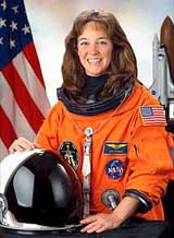 Первый в мире арест астронавта: американке, полгода назад побывавшей в космосе, грозит пожизненное заключение за&#133; Вооруженное нападение на соперницу в любви
