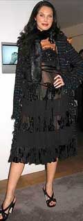 Когда на британский подиум вышла Влада Литовченко в полупрозрачном черном платье, расшитом бисером, восхищенное жюри проголосовало за украинских модельеров