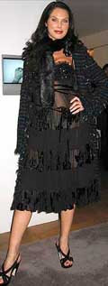Коли на британський подіум вийшла Влада Литовченко у напівпрозорій чорній сукні, розшитій бісером, захоплене журі проголосувало за українських модельєрів