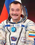 Россиянин михаил тюрин едва не замерз во время выхода в открытый космос