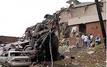 В алабаме под напором ветра обрушилось здание школы, где в это время шли занятия