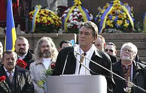 У памятника тарасу шевченко в киеве президент виктор ющенко призывал политиков объединиться вокруг национальных приоритетов