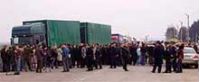 Протестуя против нововведений польской стороны, украинские «челноки» на несколько часов заблокировали пункт пропуска через границу