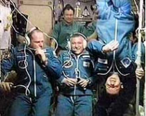 Перед полетом в космос 58-летнему американскому миллиардеру пришлось выучить русский язык и привыкнуть спать вверх ногами