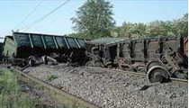 В днепропетровской области охотники за металлом пустили под откос товарный поезд