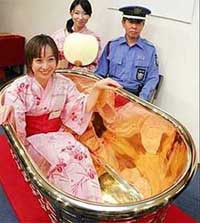 Из японской гостиницы похитили 80-килограммовую золотую&#133; Ванну стоимостью около миллиона долларов