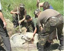В запорожской области спасателям пришлось вытаскивать из канализационного люка провалившегося&#133; Верблюда