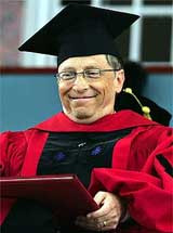 Самый богатый человек в мире&nbsp;— 51-летний билл гейтс&nbsp;— наконец-то получил диплом о высшем образовании