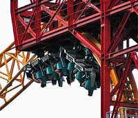 Пассажиры «американских горок» полчаса висели вниз головой на высоте 46 метров, когда в парке развлечений в штате арканзас отключилось электричество