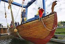 Точную копию древнего судна викингов американский каскадер построил из пяти миллионов&#133; Палочек от мороженого
