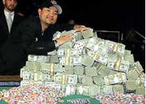 Психолог из лаоса выиграл чемпионат мира по покеру и получил в награду свыше восьми миллионов долларов