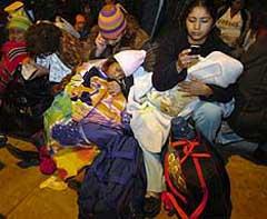 Жители столицы перу провели ночь на улицах, опасаясь, что их дома не выдержат мощного землетрясения силой 7,9 балла