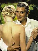 Джордж клуни, снявшийся в серии фильмов о «друзьях оушена», признан самой сексуальной звездой года