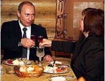 Проголосовав, владимир путин вместе с женой отправился в ресторан сибирской кухни, где заказал «хреновуху» под семгу и соленые огурчики
