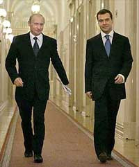 Владимир путин дал принципиальное согласие занять пост премьер-министра, предложенный ему кандидатом в президенты дмитрием медведевым