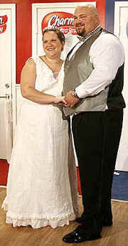 На невесте, вышедшей замуж в нью-йоркском&#133; Общественном туалете, платье было из туалетной бумаги
