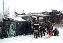 Двое погибших, двое раненых и шесть разбитых машин&nbsp;— итог крупной автокатастрофы в ровенской области