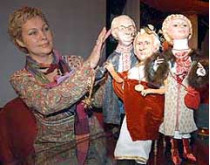 На аукционе в киеве будут продаваться куклы юлии тимошенко с алым сердцем в руках и леонида кравчука с гетманской булавой