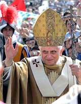 В пасхальное воскресенье папа римский призвал верующих к миру, уделив особое внимание ситуации на ближнем востоке