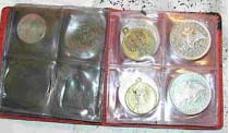 Уникальные старинные золотые и серебряные монеты гражданин белоруссии пытался вывезти из украины в&#133; Наволочке подушки