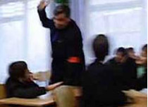 Учитель харьковской гимназии n 152 владимир лушницкий, уволенный за рукоприкладство, вернулся к ученикам
