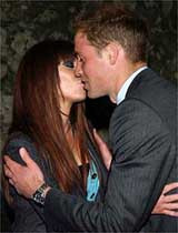 В британские газеты попал снимок, на котором принц уильям целуется с певицей наташей гамильтон