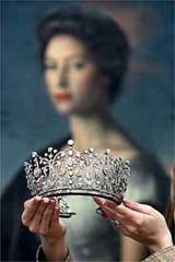 За выставленные на аукцион вещи младшей сестры королевы елизаветы ii выручили 25 миллионов долларов
