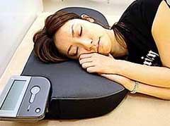 В японии изобрели «говорящую» подушку, которая советует своему хозяину, как лучше заснуть