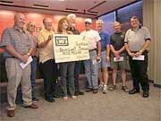 Девять рабочих выиграли в лотерею девять миллионов долларов накануне увольнения в связи с закрытием завода