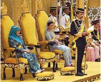 На празднование своего 60-летия султан брунея хассанал болкиах пригласил 10 тысяч гостей