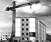 31 июля 1957 года по указанию никиты хрущева в ссср началось массовое строительство пятиэтажек