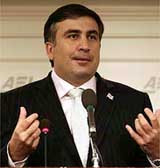 Президент михаил саакашвили проводит свой отпуск в&#133; Лагере резервистов