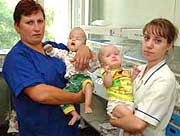 Киевские нейрохирурги успешно сделали операцию трехмесячной ире, которую из-за водянки головного мозга родители оставили в роддоме