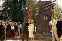 «открытие в киеве памятника вячеславу чорноволу является своеобразным возвращением его к украинским гражданам», -говорит вдова известного политика атена пашко