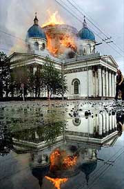 Ущерб от пожара в троице-измайловском соборе санкт-петербурга составил шесть миллионов долларов