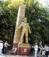 Вчера в донецке открыли первый в украине памятник героям-спасателям