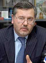 Министр обороны анатолий гриценко: «в воинских частях солдаты уже не занимаются выращиванием свиней»