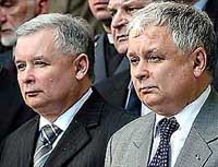 «братья-близнецы президент и премьер-министр теперь вознамерились подмять под себя парламент»,&nbsp;— заявляет польская оппозиция и требует отставки главы правительства