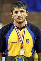 Осетинский борец ибрагим алдатов, полгода назад сменивший российское гражданство на украинское, завоевал «золото» чемпионата мира