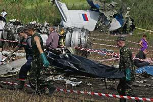 Летчик-стажер пассажирского самолета ту-154 кричал коллегам: «не убивайте! »