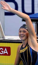 Чемпионка европы по плаванию украинка анна хлистунова отказалась от двухкомнатной квартиры в санкт-петербурге и трех тысяч долларов в месяц