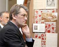 Виктор ющенко во время посещения национальной библиотеки имени в. Вернадского решил объявить 2007 год годом украинской книги